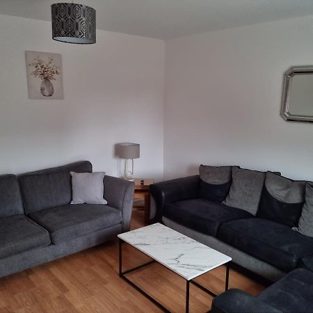 5 Bedroom House - Cheshire Oaks Ellesmere Port Εξωτερικό φωτογραφία