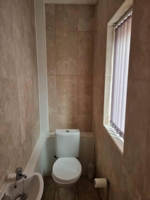 5 Bedroom House - Cheshire Oaks Ellesmere Port Εξωτερικό φωτογραφία