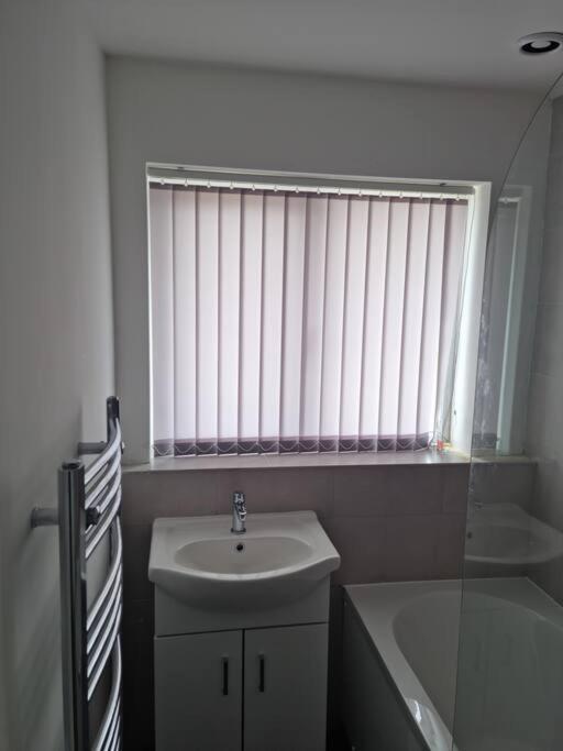 5 Bedroom House - Cheshire Oaks Ellesmere Port Εξωτερικό φωτογραφία